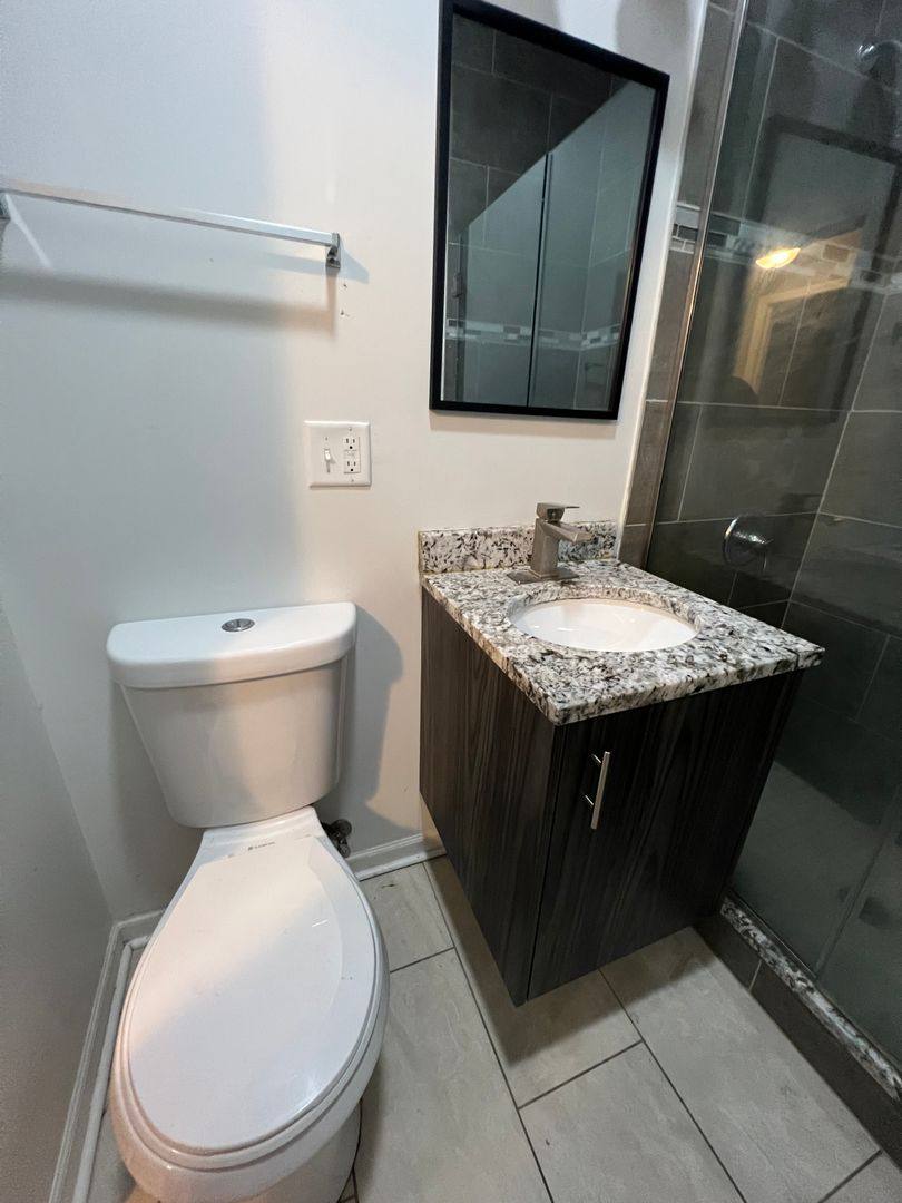 Apartment for rent at 5124 S Dorchester Ave #1E, Chicago, IL 60615