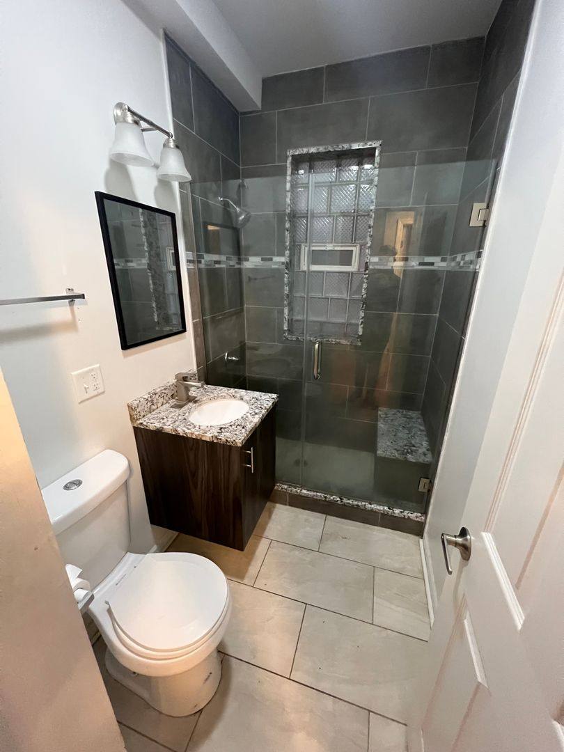Apartment for rent at 5124 S Dorchester Ave #1E, Chicago, IL 60615
