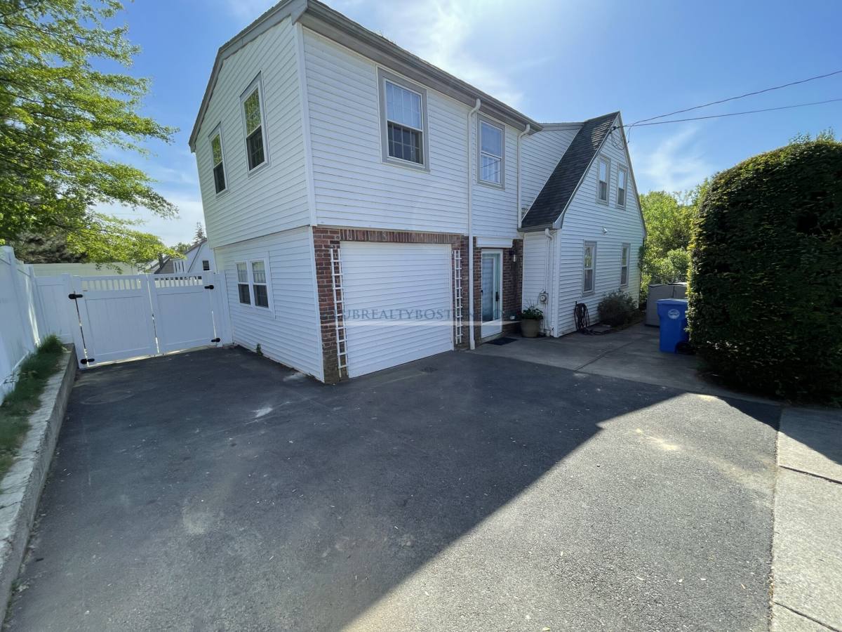 House for rent at 49 Beal Rd, Waltham, MA 02453