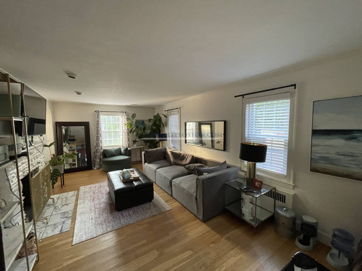 House for rent at 49 Beal Rd, Waltham, MA 02453