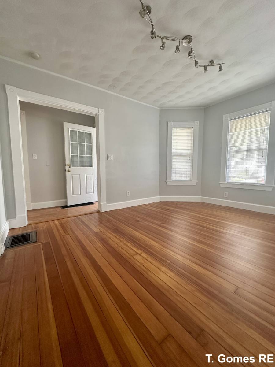 Apartment for rent at 8 Prospect Ave #2, Woburn, MA 01801