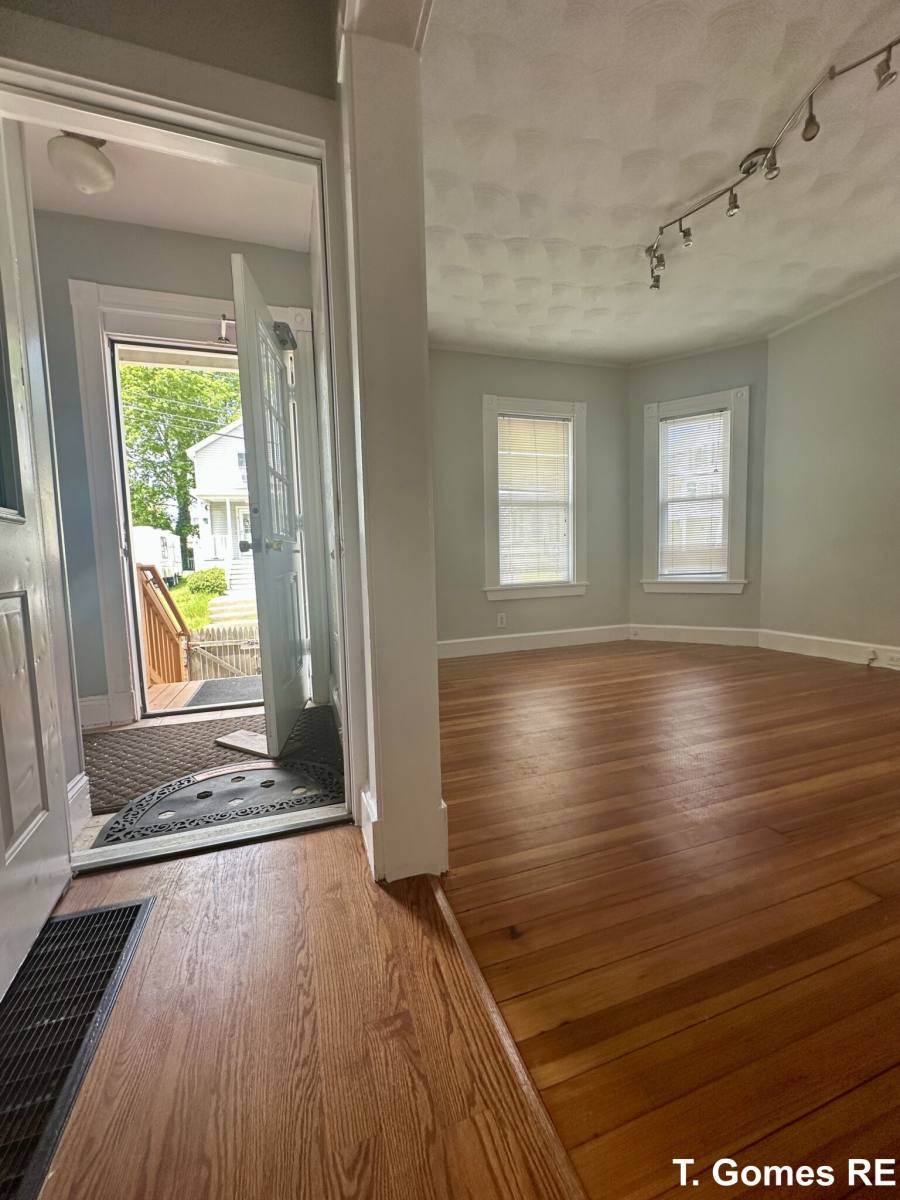 Apartment for rent at 8 Prospect Ave #2, Woburn, MA 01801
