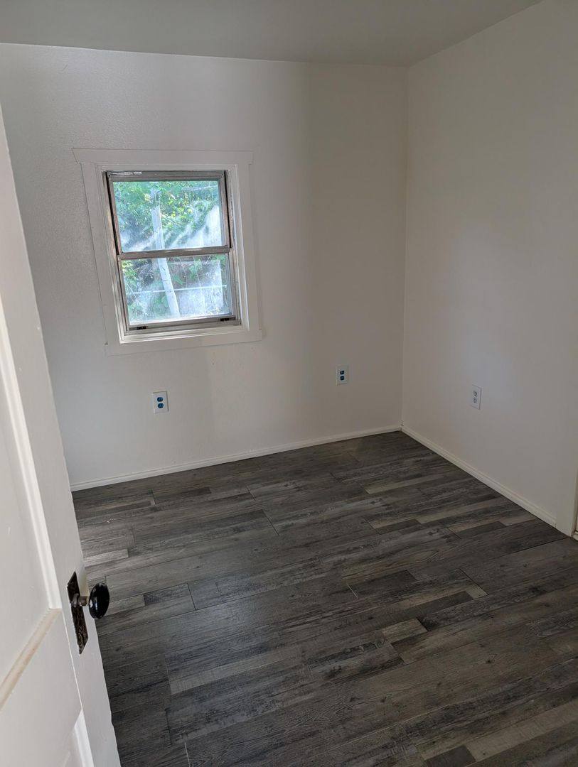 House for rent at 1020 Jefferson St, Klamath Falls, OR 97601