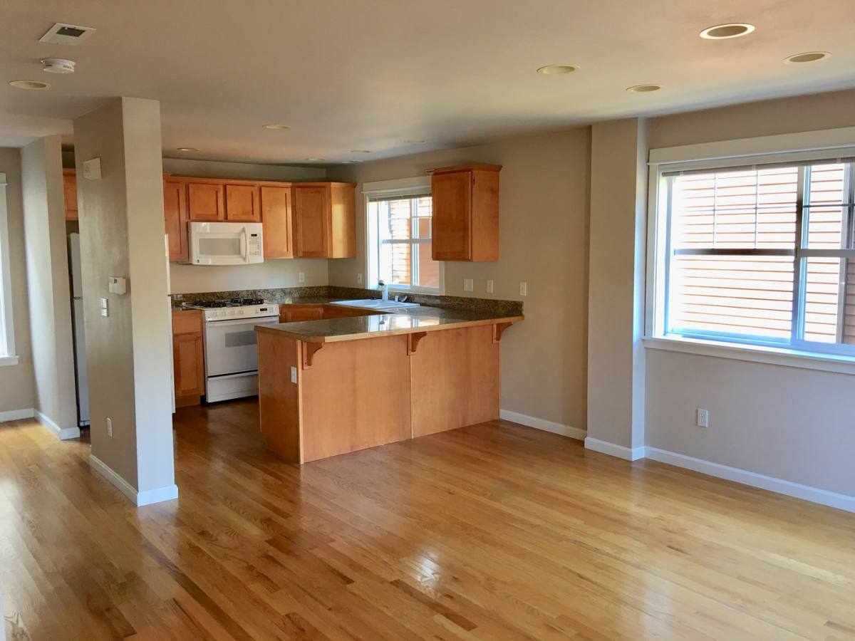Townhouse for rent at 6521 B 24th Ave NE, Seattle, WA 98115