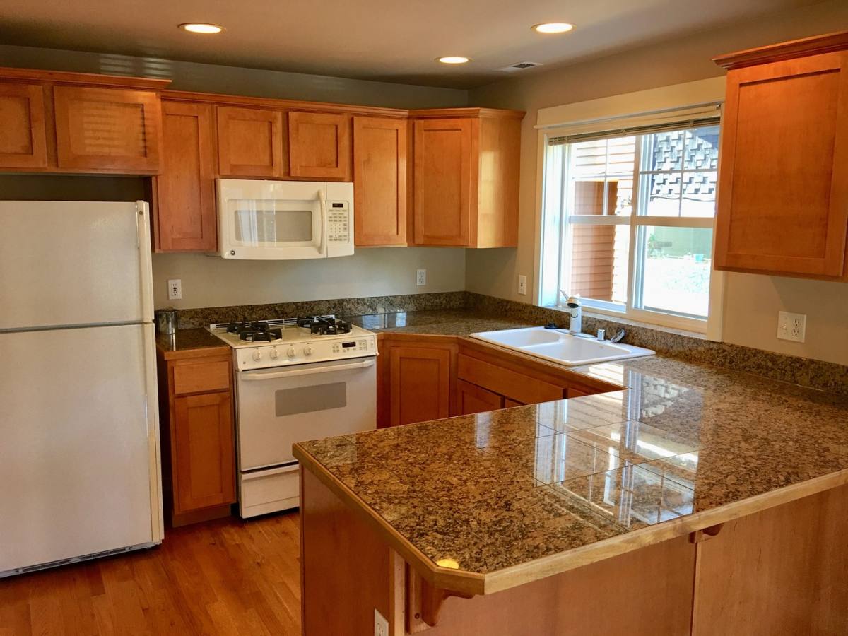 Townhouse for rent at 6521 B 24th Ave NE, Seattle, WA 98115