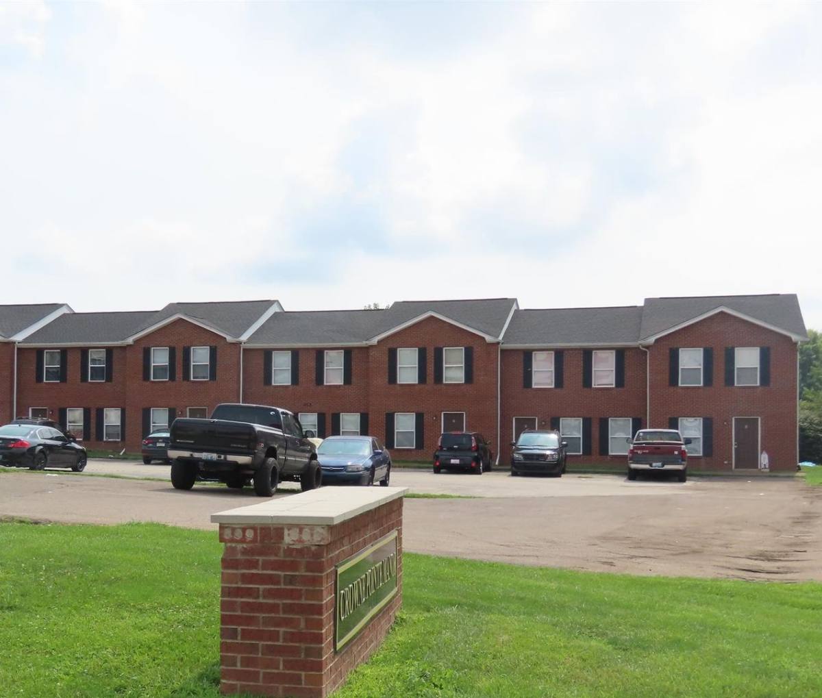 Apartment for rent at 1113 Crowne Pointe Dr, Elizabethtown, KY 42701