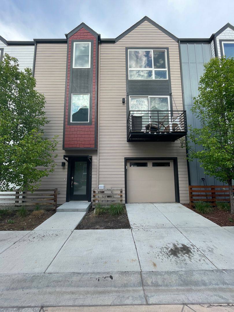 Townhouse for rent at 5552 W 10th Place, Denver, CO 80214