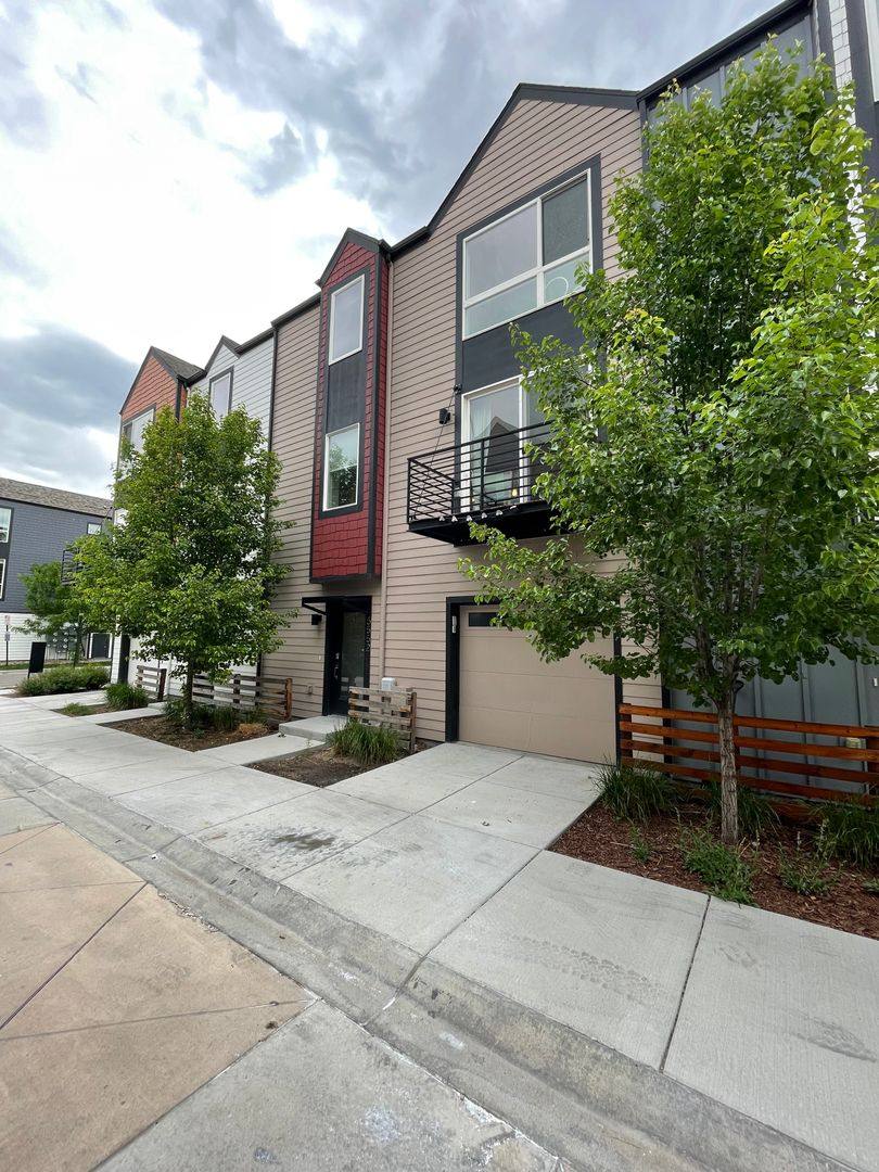 Townhouse for rent at 5552 W 10th Place, Denver, CO 80214