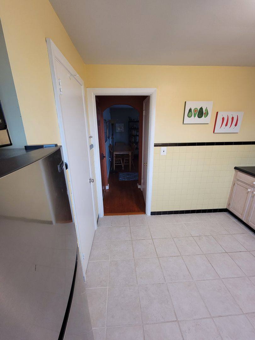 Apartment for rent at 418 Linden St, Jenkintown, PA 19046