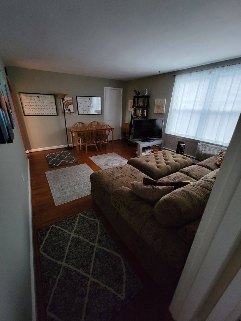 Apartment for rent at 418 Linden St, Jenkintown, PA 19046
