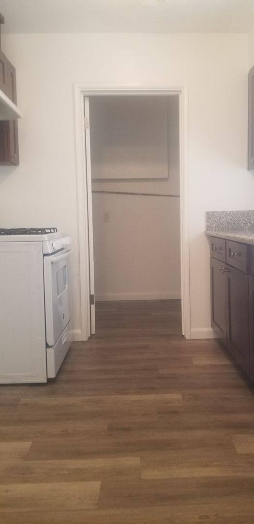 Apartment for rent at 3015 Glenwood Place, Bakersfield, CA 93306