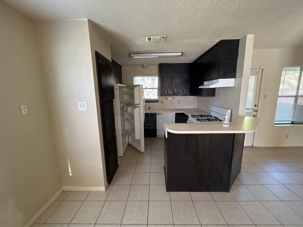 Townhouse for rent at 1307 Opal, Killeen, TX 76543