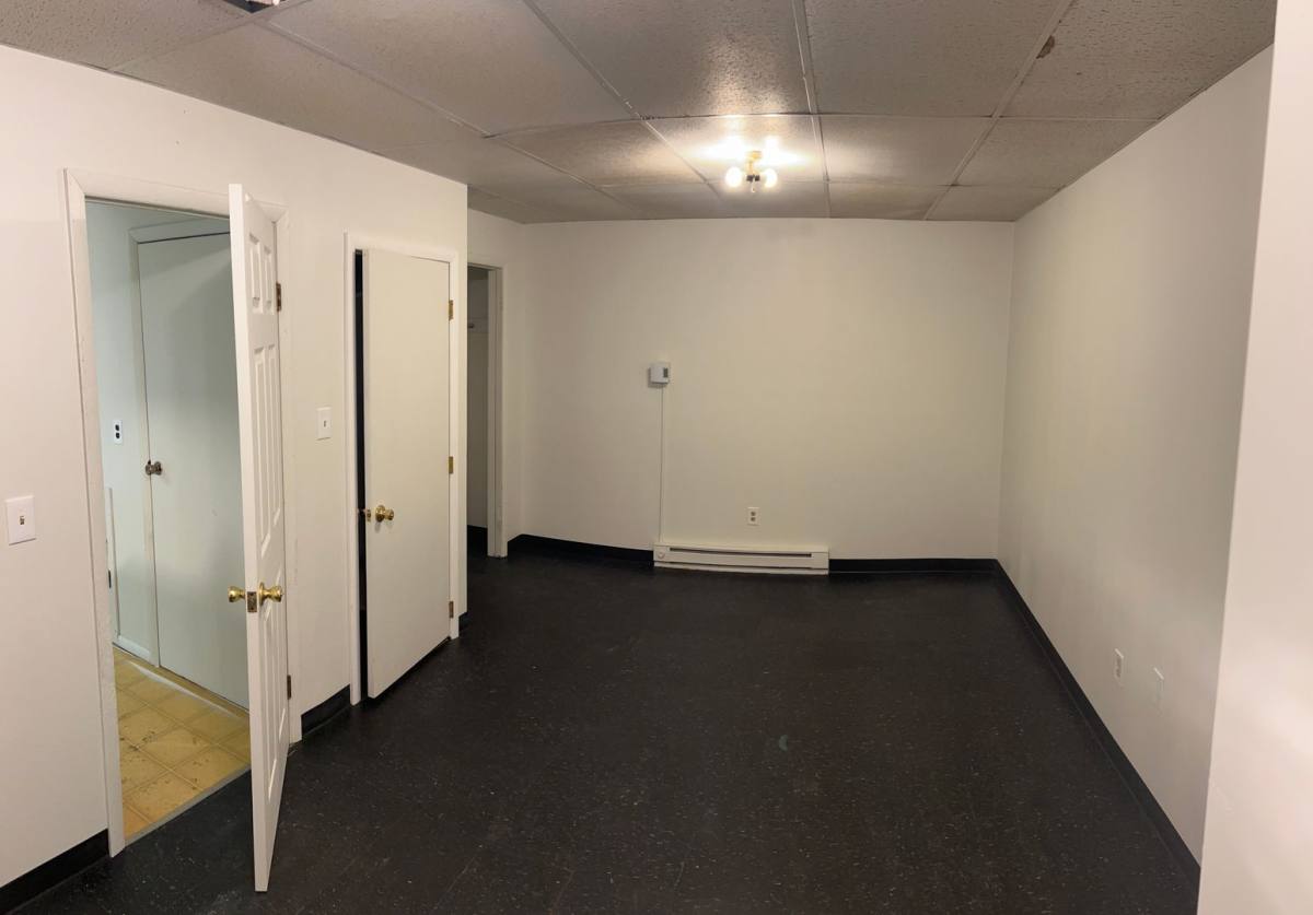 Apartment for rent at 17 Bessemer Ave, Lyndora, PA 16045