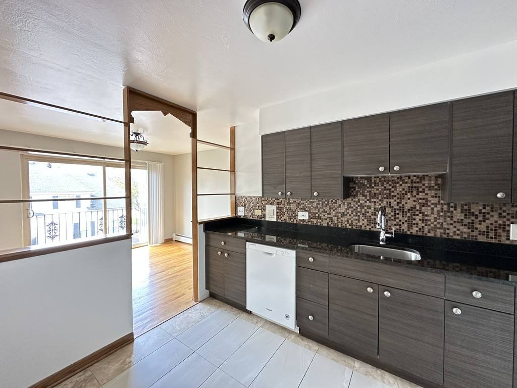 Apartment for rent at 1637 639 Oakwood #P403, Des Plaines, IL 60016