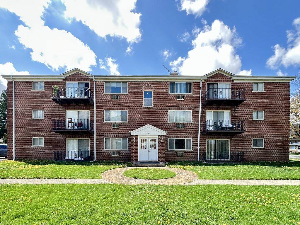 Apartment for rent at 1637 639 Oakwood #P403, Des Plaines, IL 60016
