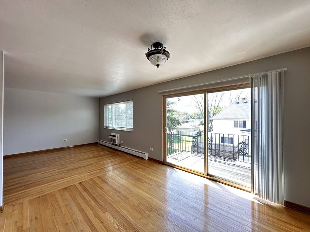 Apartment for rent at 1639 639 Oakwood #D403, Des Plaines, IL 60016