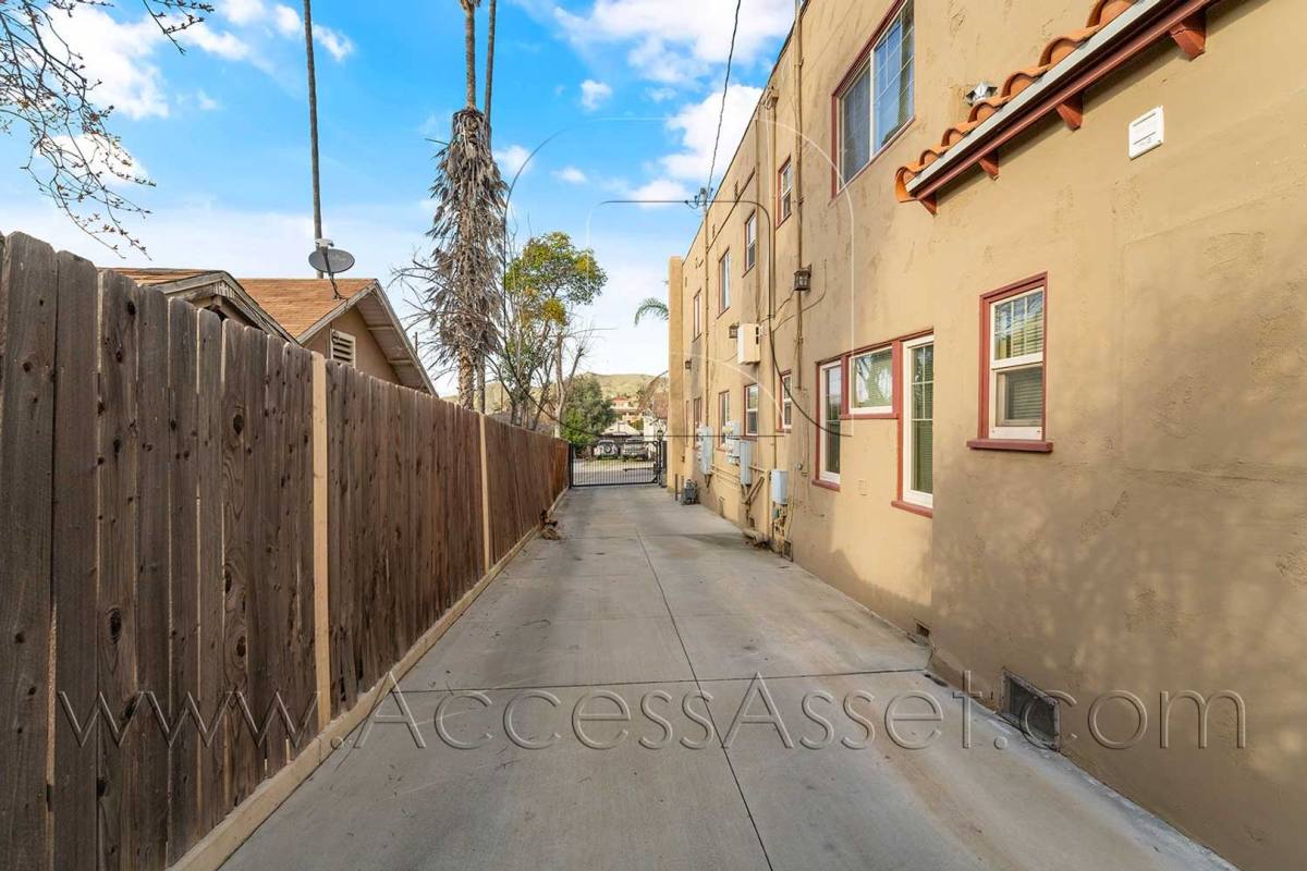Apartment for rent at 226 E Peck St, Lake Elsinore, CA 92530