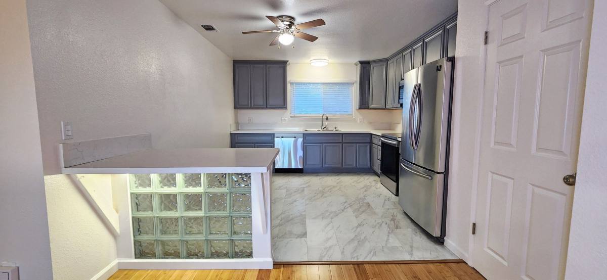 Apartment for rent at 1430 V St, Sacramento, CA 95818