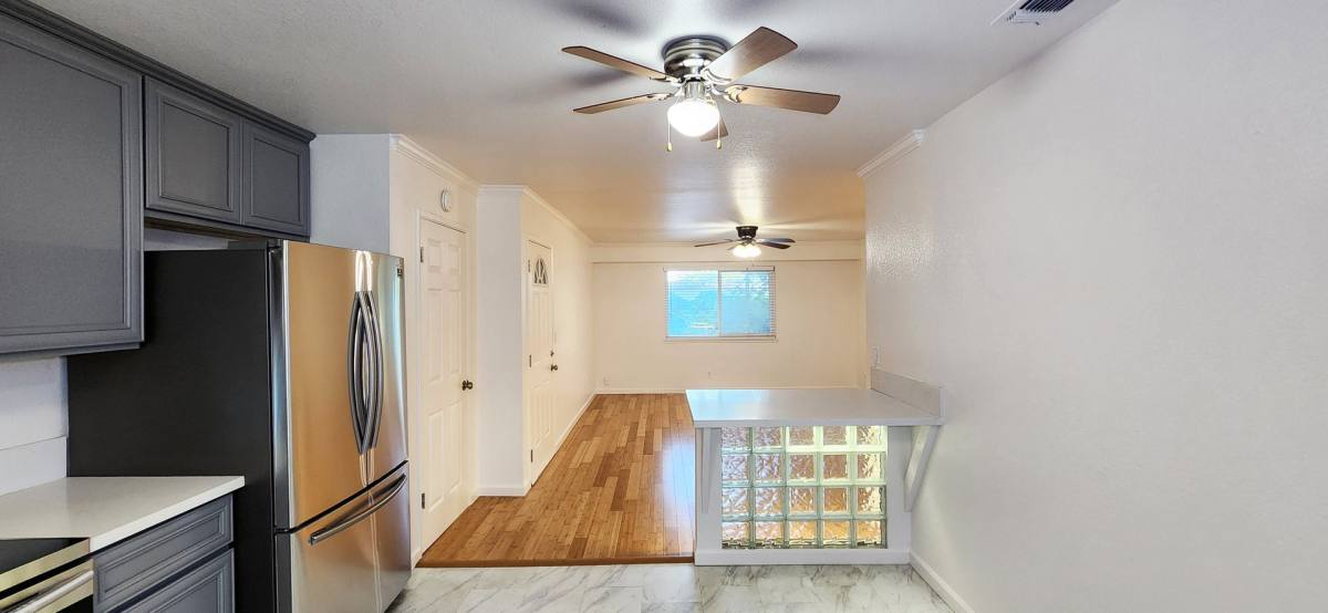 Apartment for rent at 1430 V St, Sacramento, CA 95818