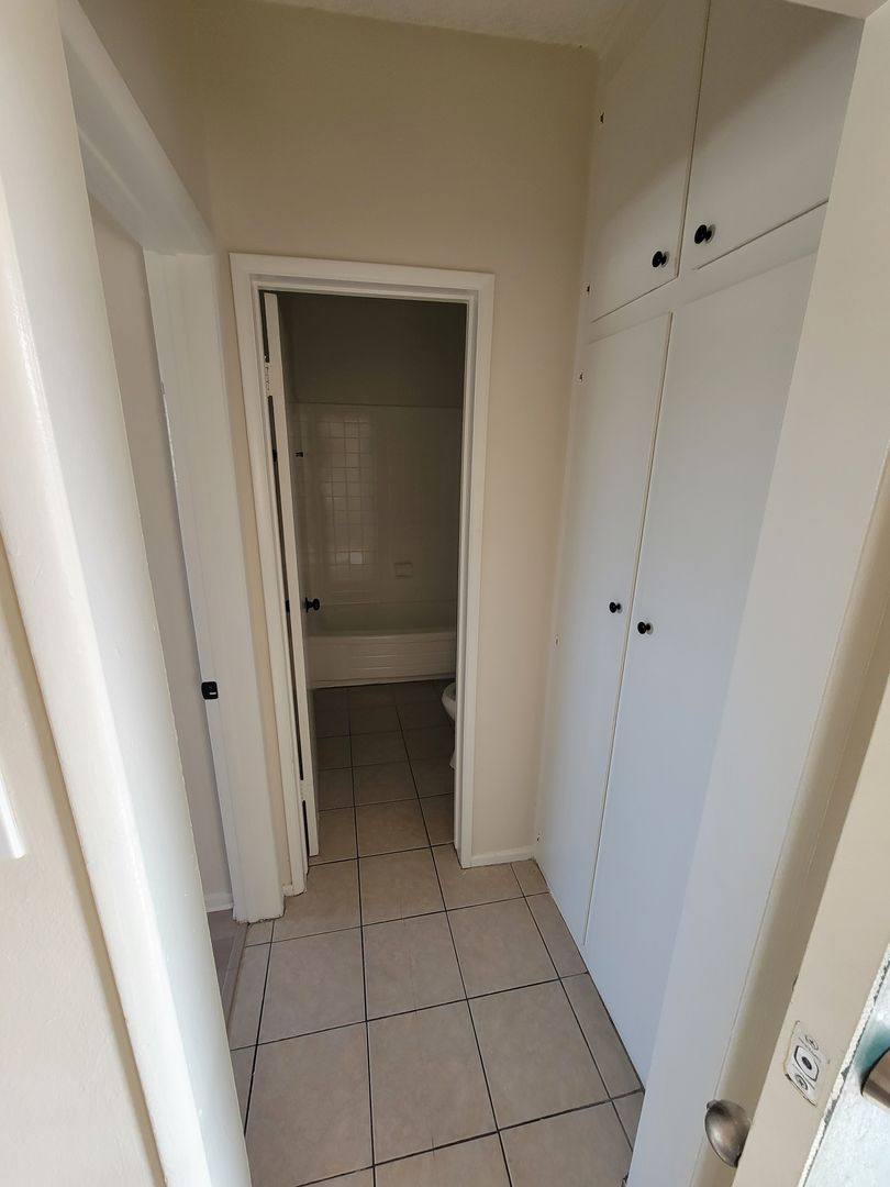 Apartment for rent at 13407 Cordary Ave, Hawthorne, CA 90250