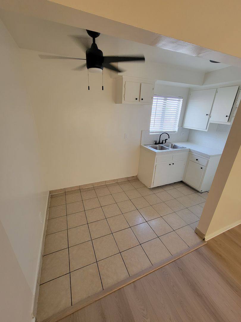 Apartment for rent at 13407 Cordary Ave, Hawthorne, CA 90250