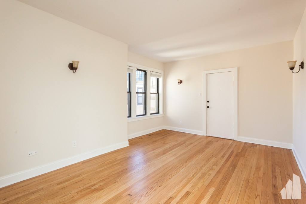 Apartment for rent at 40365 N Ashland, Chicago, IL 60613