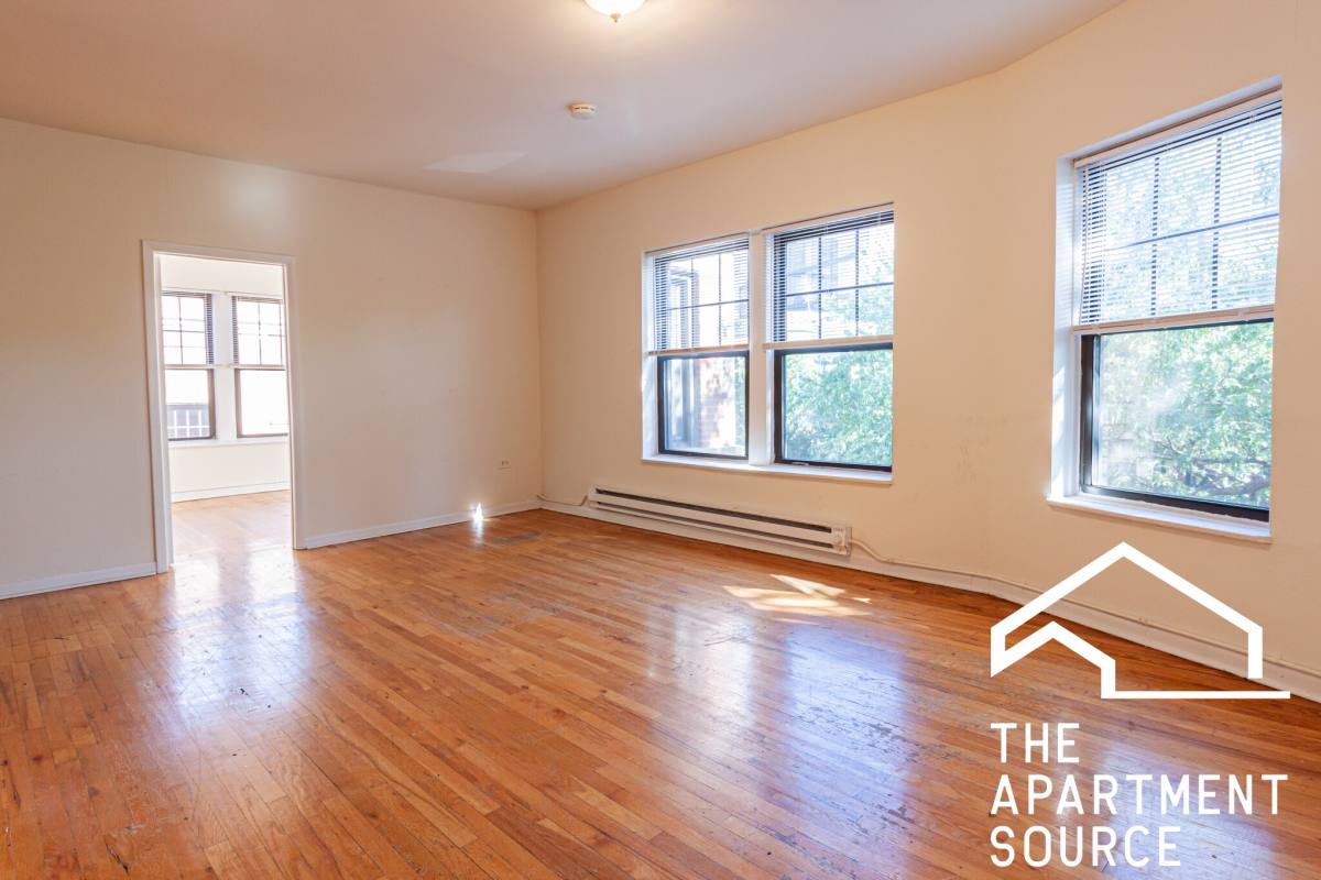 Apartment for rent at 654 W Cornelia Ave #4, Chicago, IL 60657
