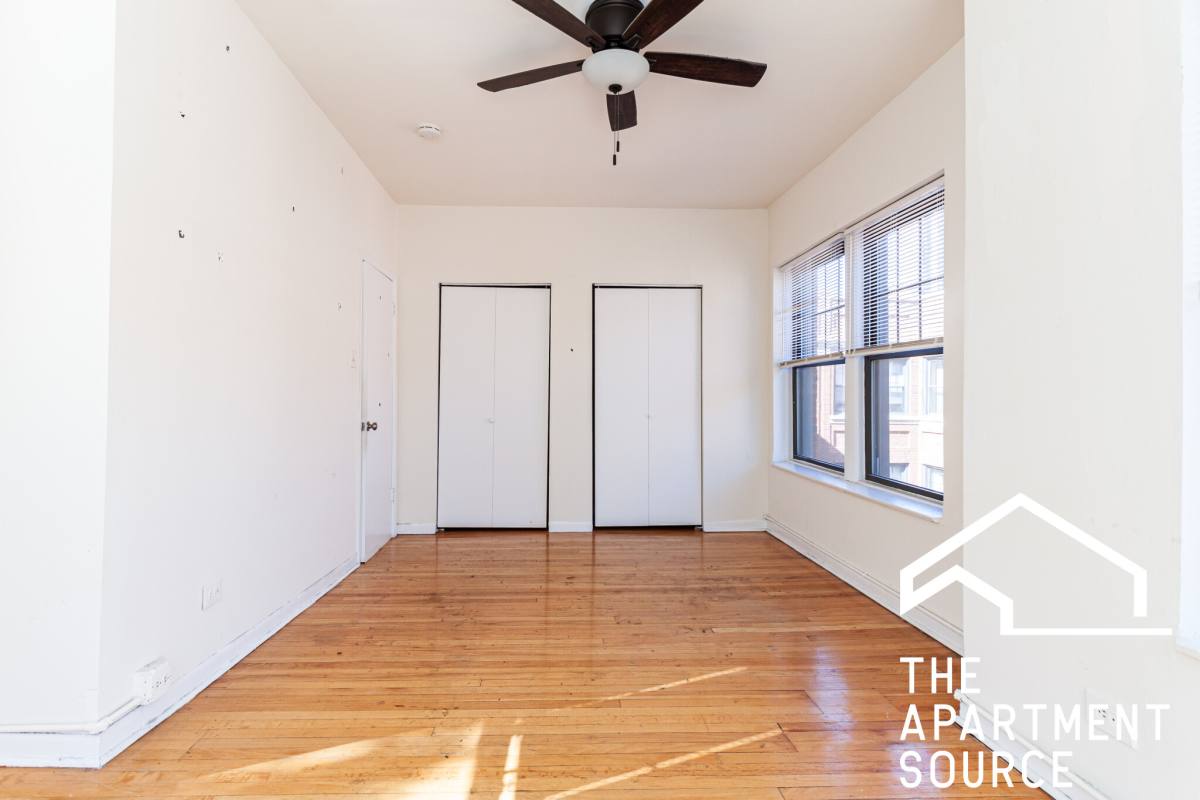 Apartment for rent at 654 W Cornelia Ave #4, Chicago, IL 60657
