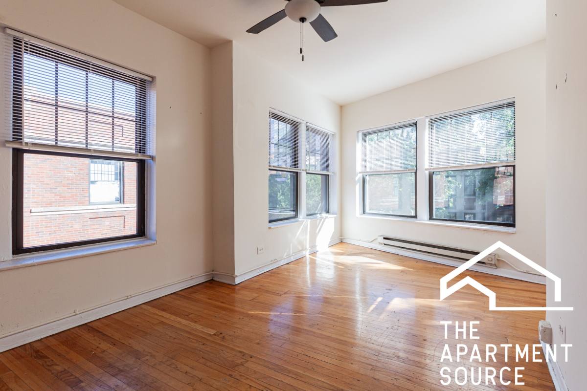 Apartment for rent at 654 W Cornelia Ave #4, Chicago, IL 60657