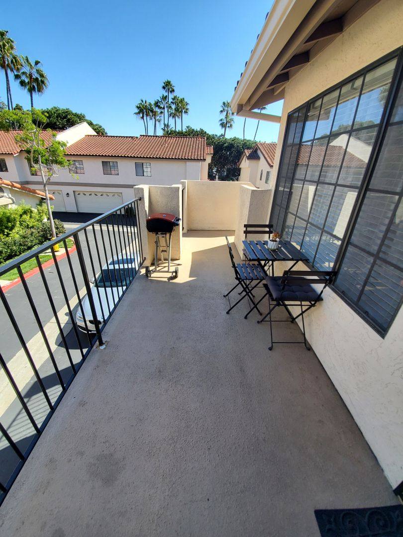 Townhouse for rent at 7606 Palmilla Dr, San Diego, CA 92122