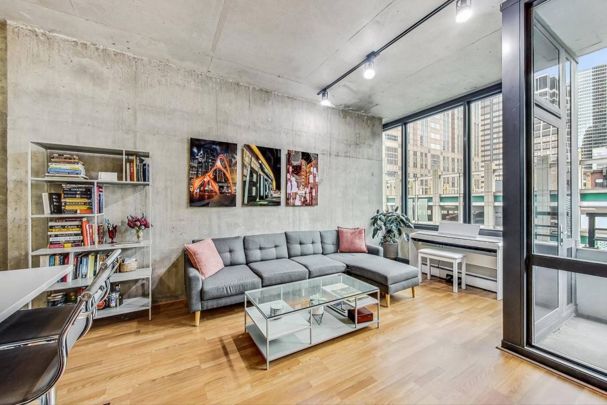 Condo for rent at 235 W Van Buren St #1517, Chicago, IL 60607