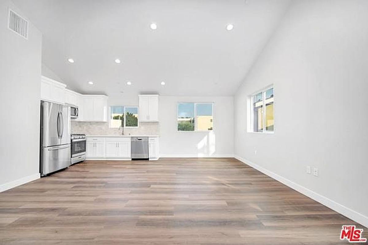 Apartment for rent at 14703-14711 Saticoy St, Van Nuys, CA 91405