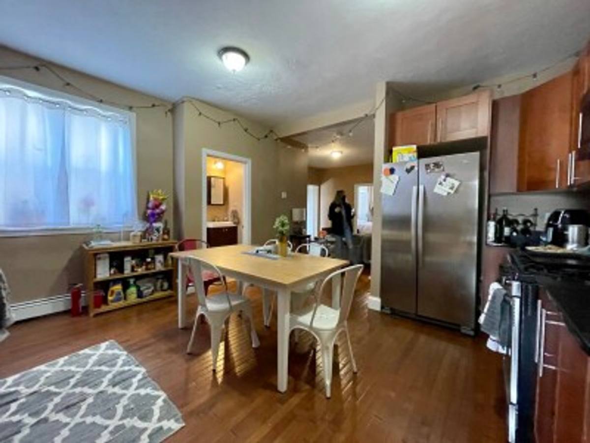 Townhouse for rent at 10 Glenville Ave #4, Allston, MA 02134
