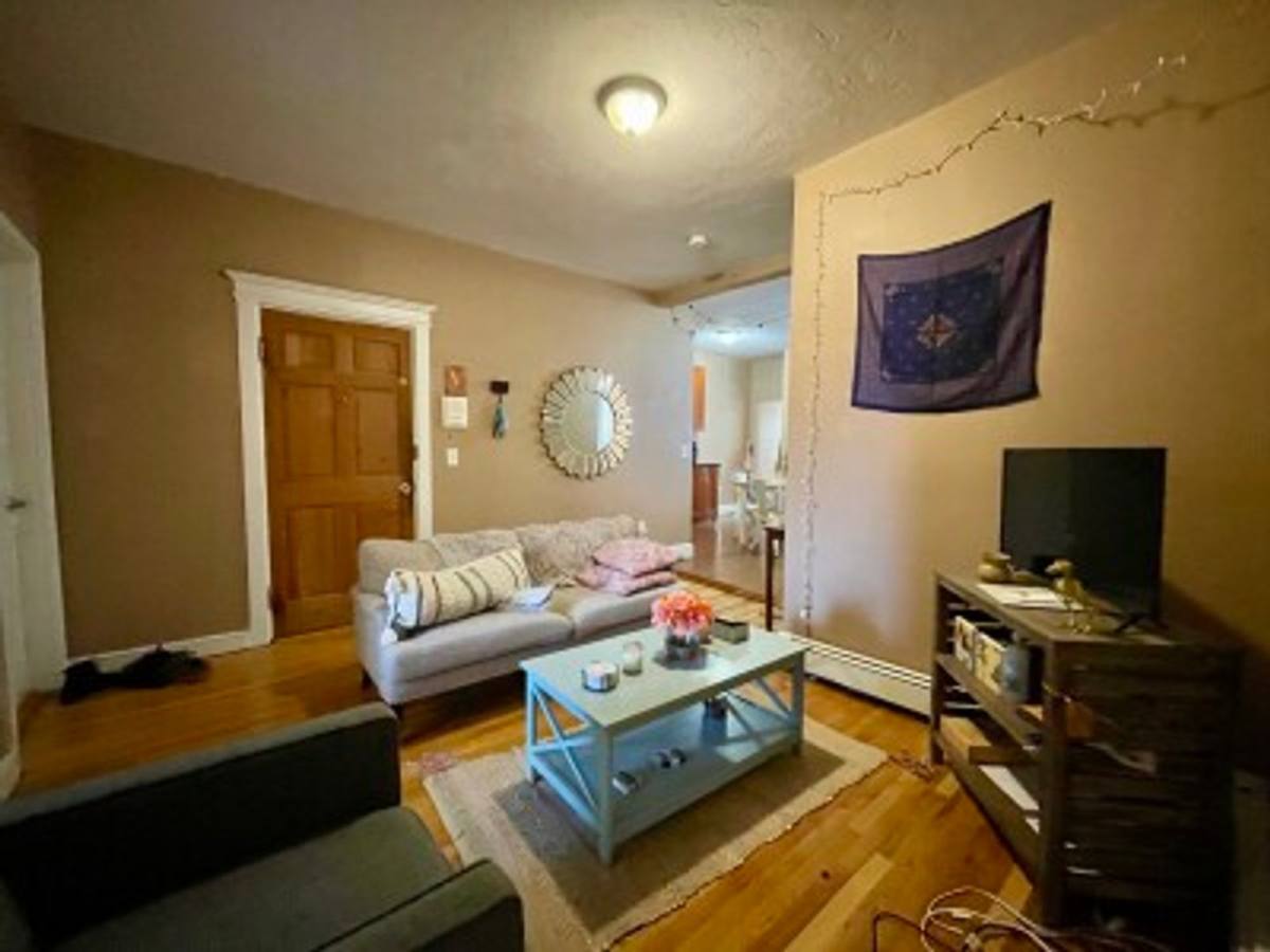 Townhouse for rent at 10 Glenville Ave #4, Allston, MA 02134