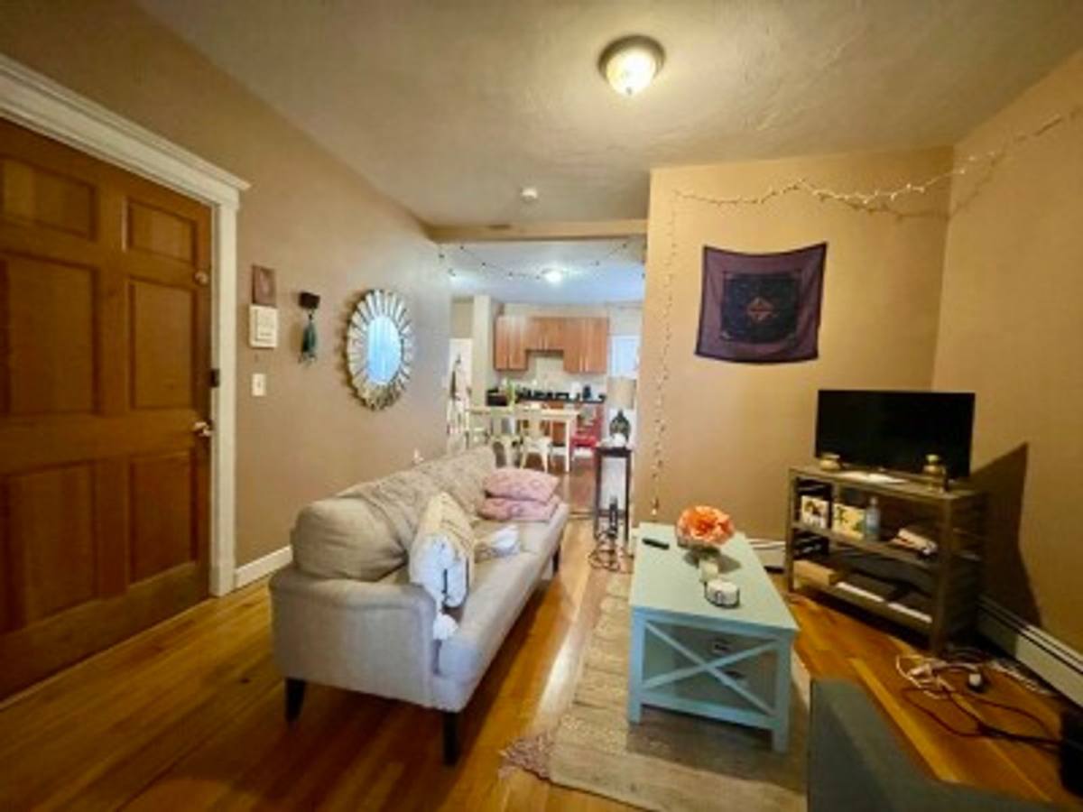 Townhouse for rent at 10 Glenville Ave #4, Allston, MA 02134