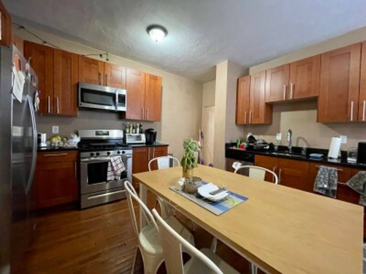 Townhouse for rent at 10 Glenville Ave #4, Allston, MA 02134