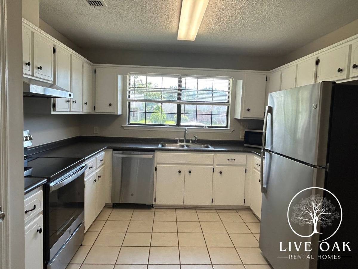 House for rent at 952 Gulfstream Rd, Hinesville, GA 31313