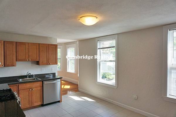 Apartment for rent at 56-58 Oxford St #58-3T, Somerville, MA 02143