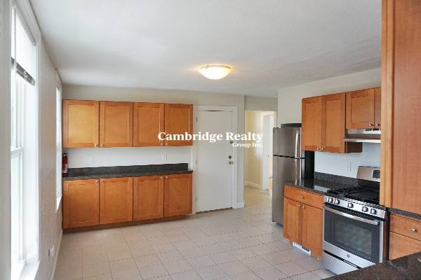 Apartment for rent at 56-58 Oxford St #58-3T, Somerville, MA 02143