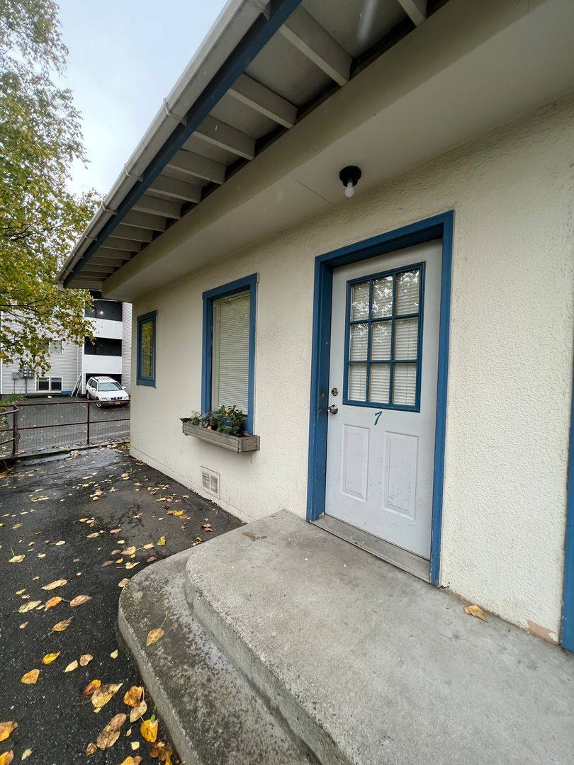 Apartment for rent at 2224 D St, Anchorage, AK 99503