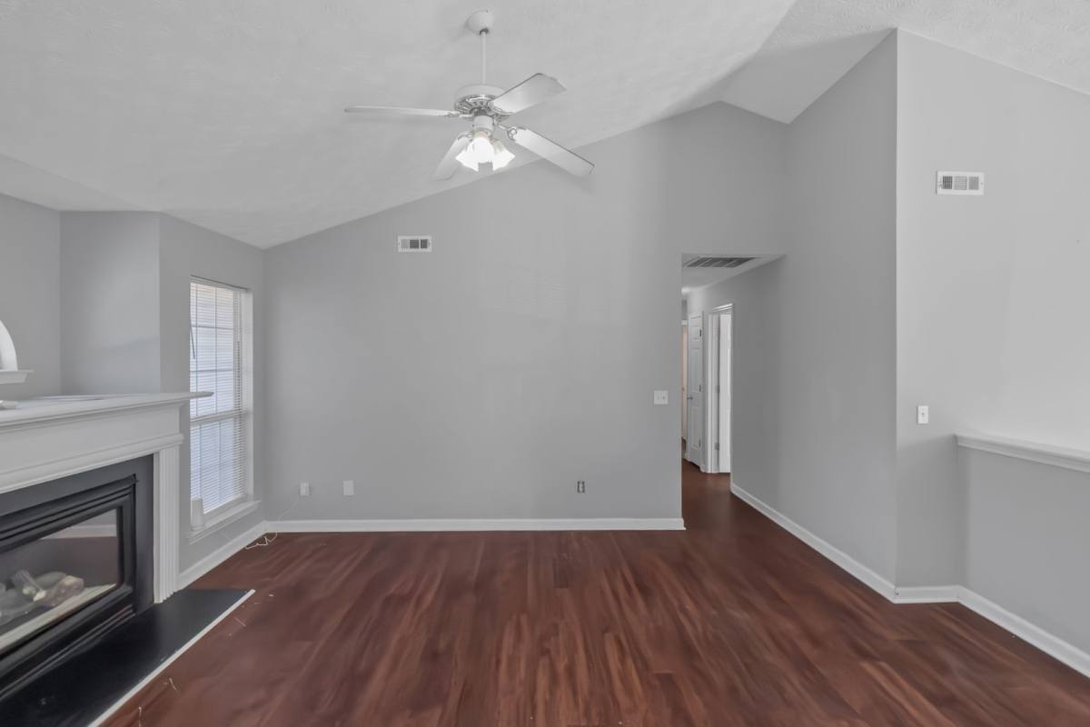 House for rent at 401 Edgewood Dr, McDonough, GA 30253