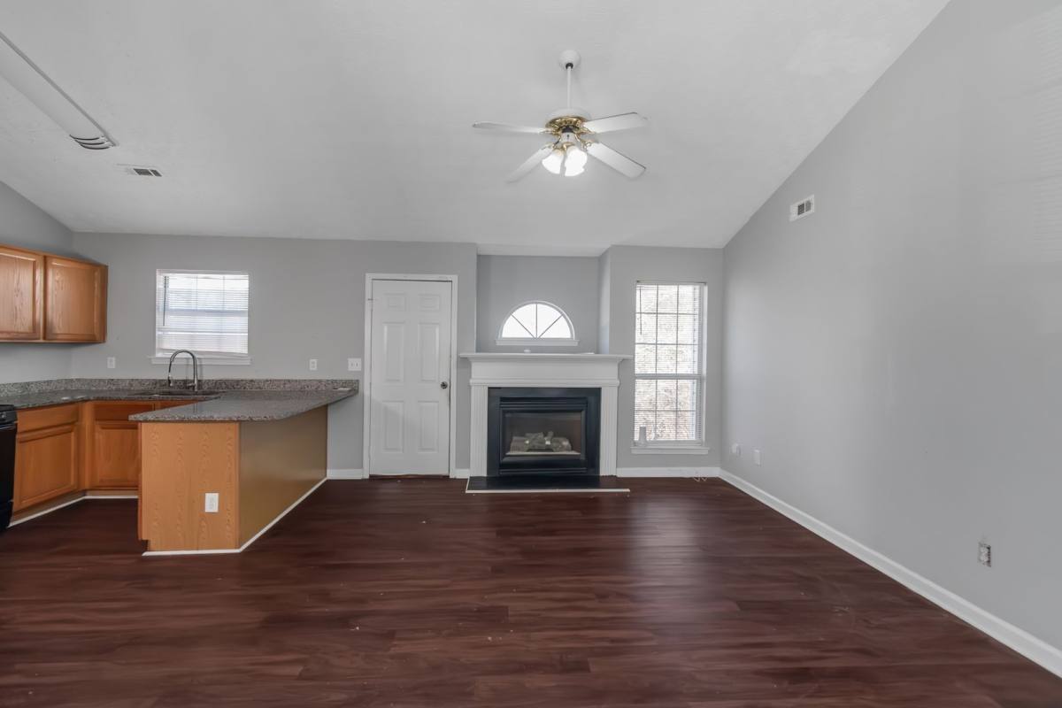 House for rent at 401 Edgewood Dr, McDonough, GA 30253