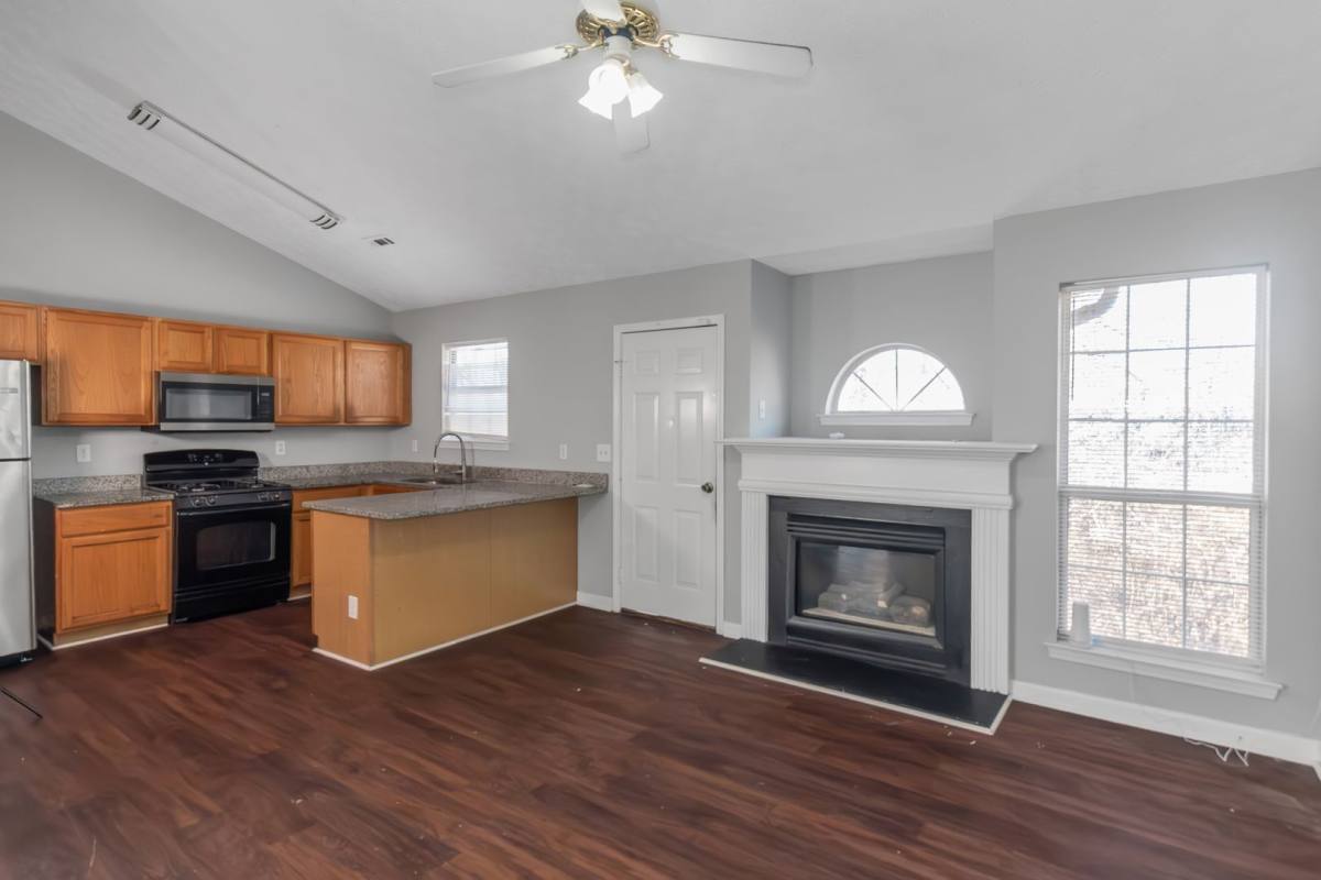 House for rent at 401 Edgewood Dr, McDonough, GA 30253
