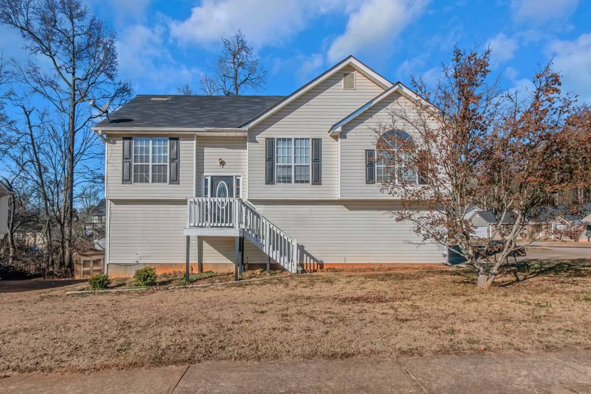 House for rent at 401 Edgewood Dr, McDonough, GA 30253
