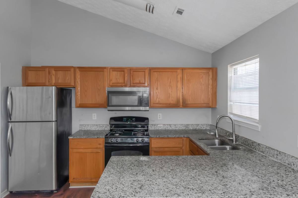 House for rent at 401 Edgewood Dr, McDonough, GA 30253