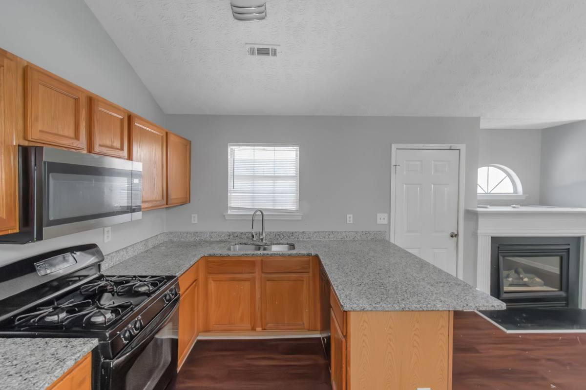 House for rent at 401 Edgewood Dr, McDonough, GA 30253