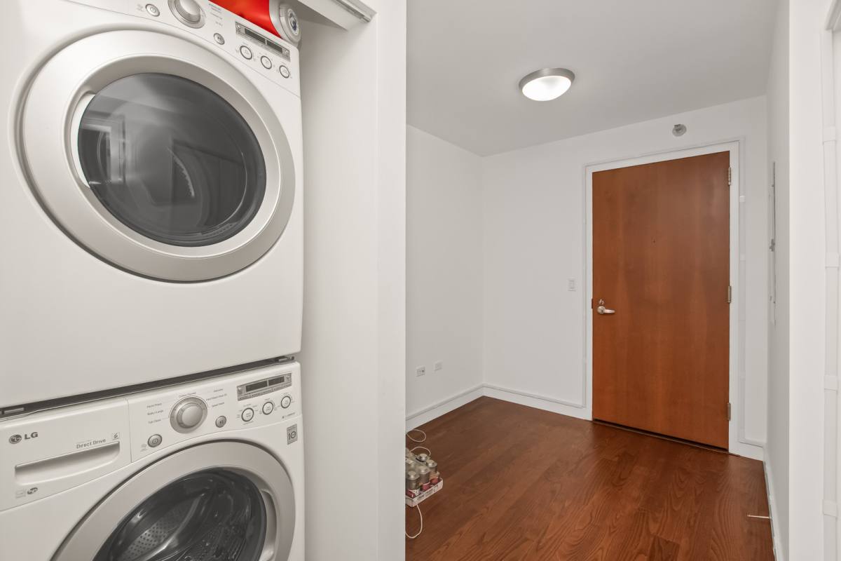 Apartment for rent at 235 W Van Buren St #4616, Chicago, IL 60607