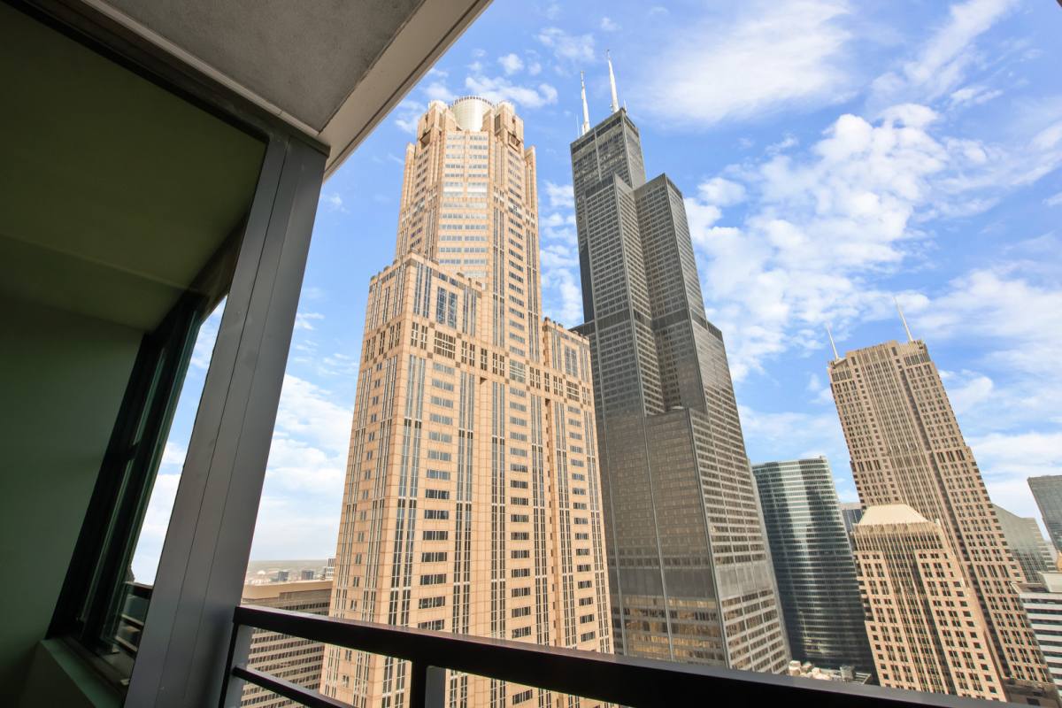 Apartment for rent at 235 W Van Buren St #4616, Chicago, IL 60607