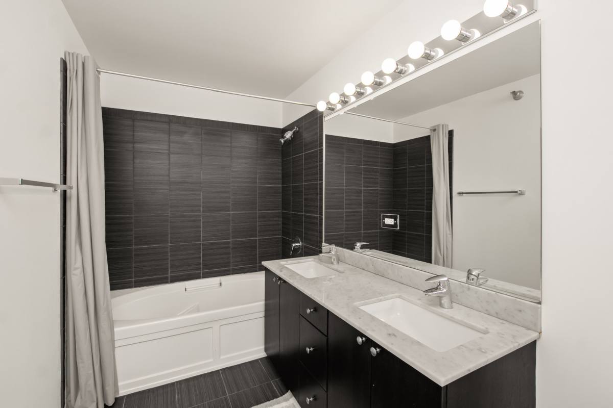 Apartment for rent at 235 W Van Buren St #4616, Chicago, IL 60607