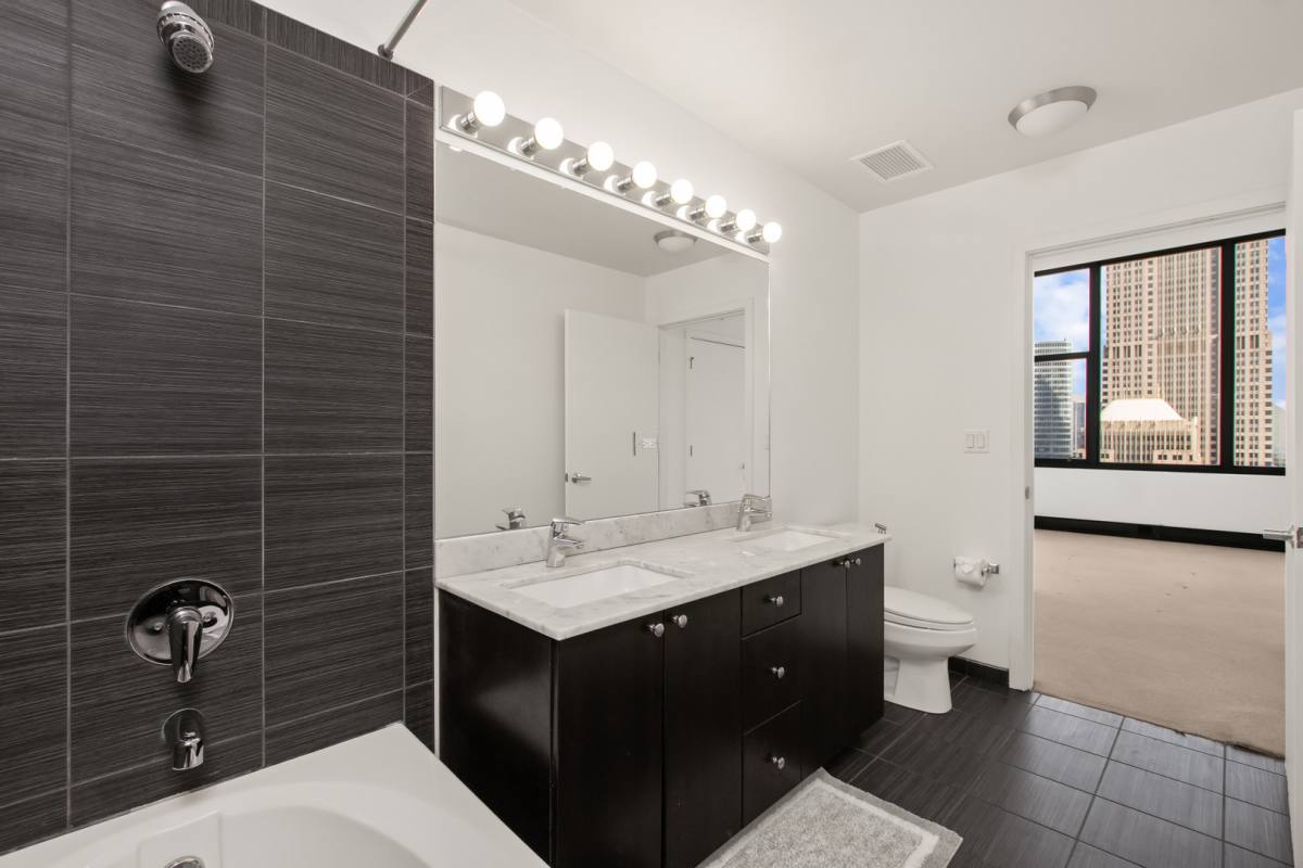 Apartment for rent at 235 W Van Buren St #4616, Chicago, IL 60607